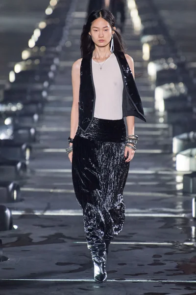 Look 29